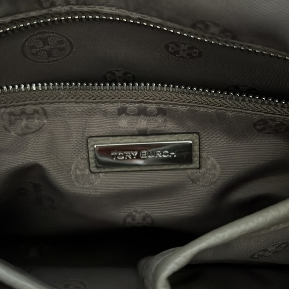 TORY BURCH GORGEOUS GREY SHOULDER TOTE BAG WITH TASSLE EUC - Picture 6 of 6